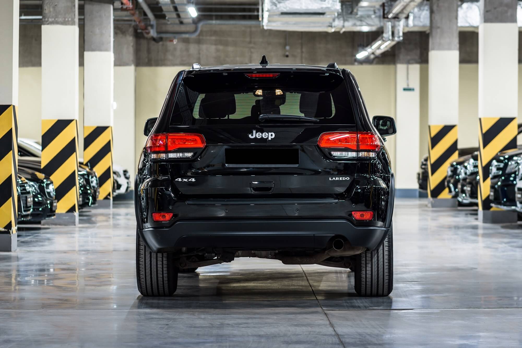 grand cherokee 2021 black edition