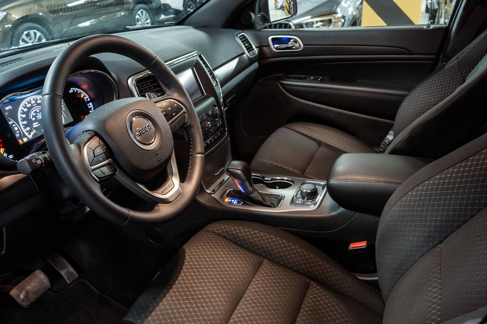 jeep grand cherokee interior