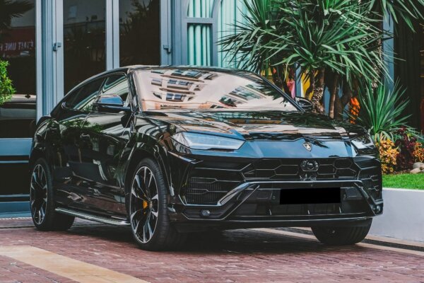 Lamborghini Urus Black