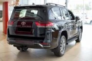 Toyota Land Cruiser 300 Noir