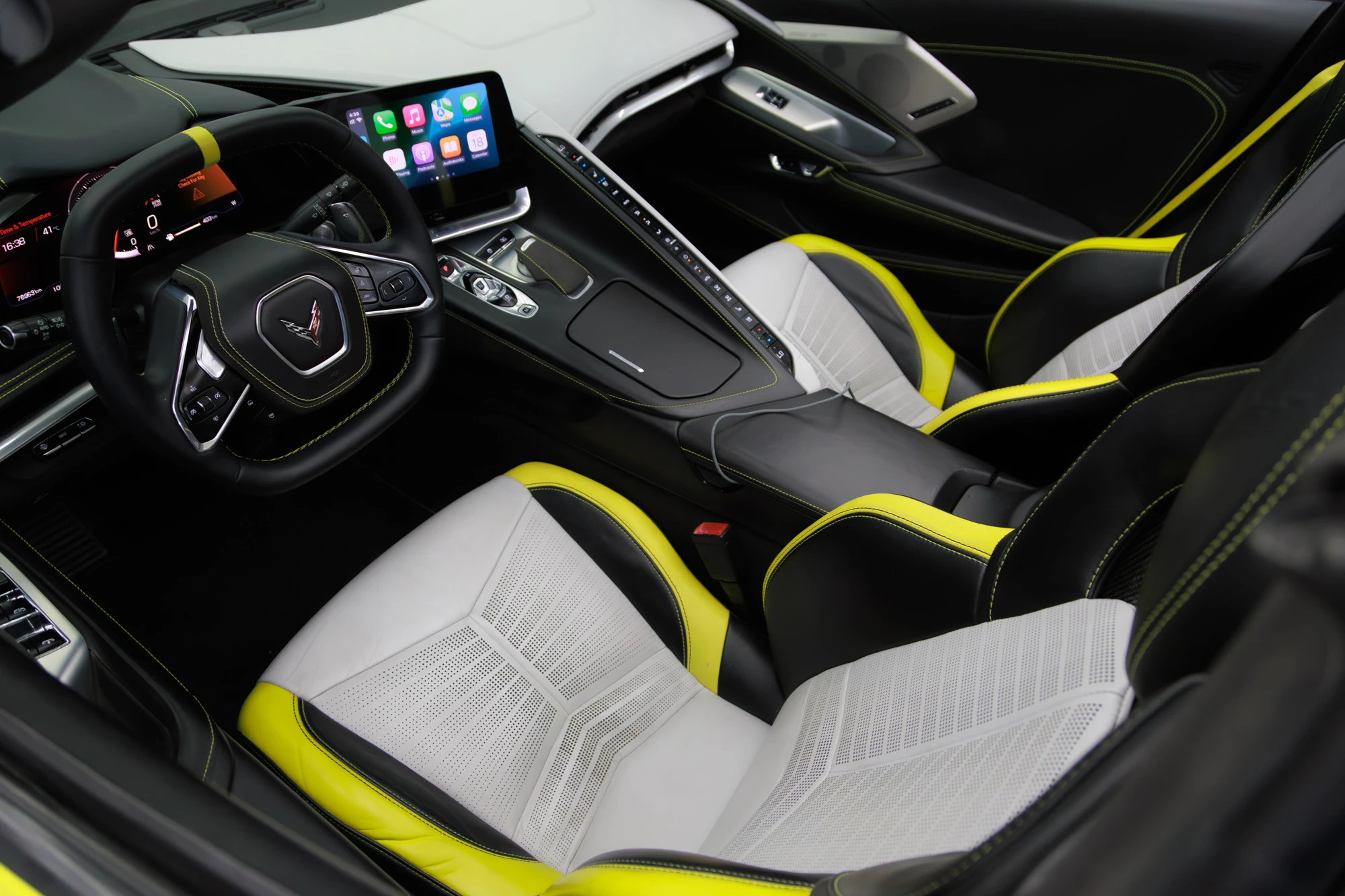 Chevrolet Corvette C8 R Edition Yellow