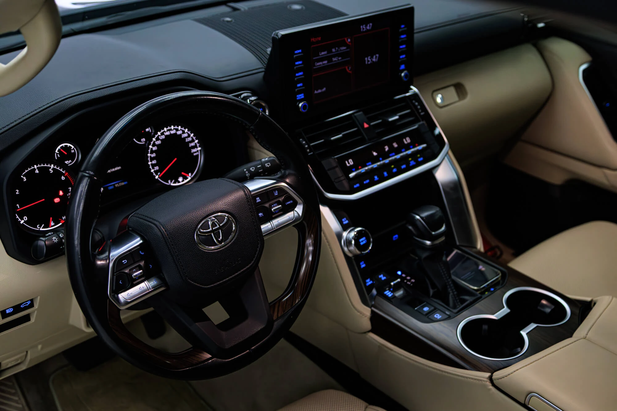 Toyota Land Cruiser 300 Black