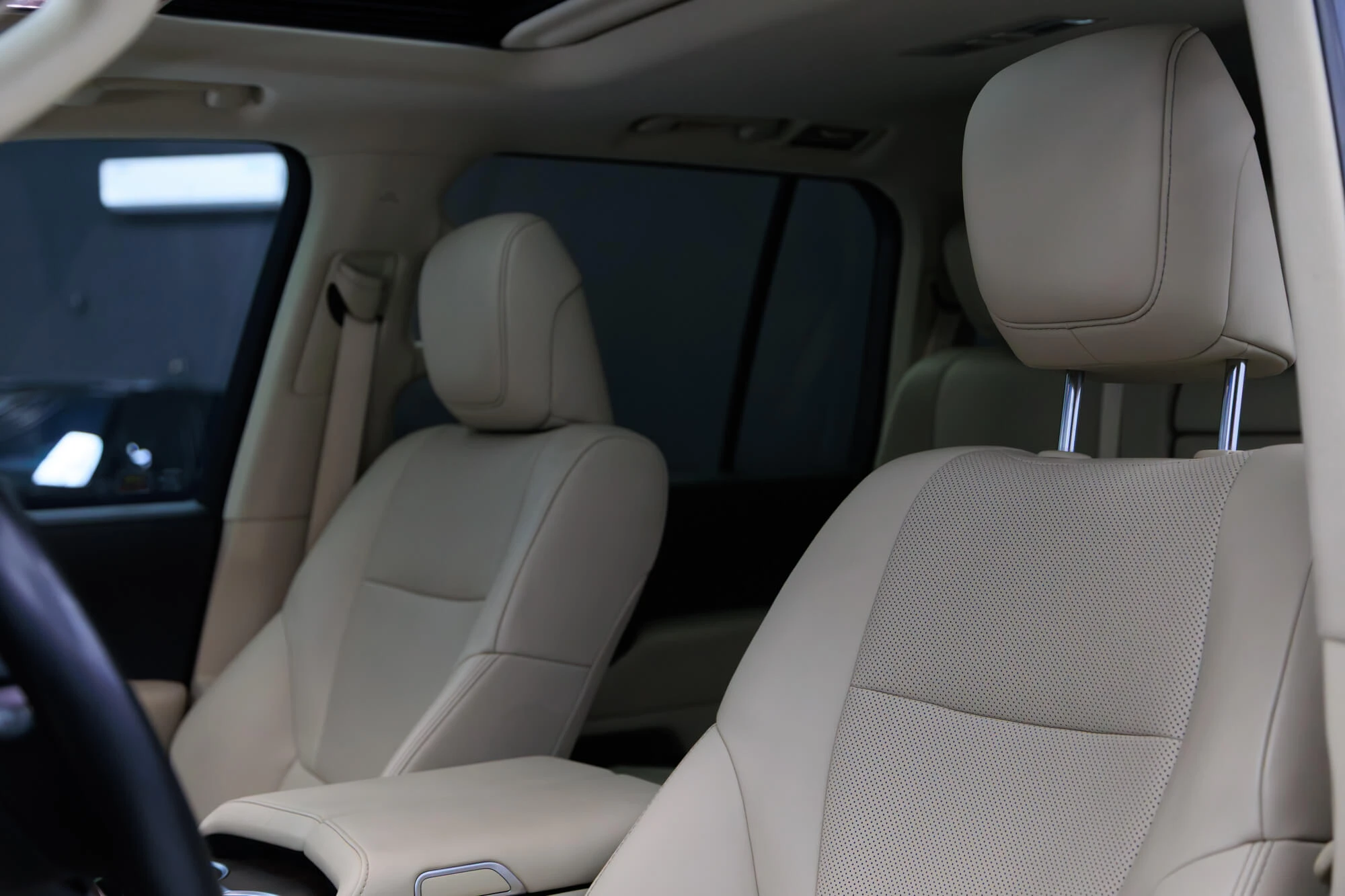 Toyota Land Cruiser 300 Black