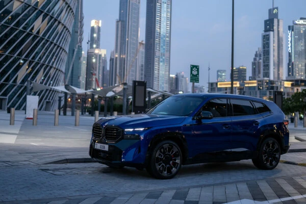 BMW XM . bmw-xm-blue