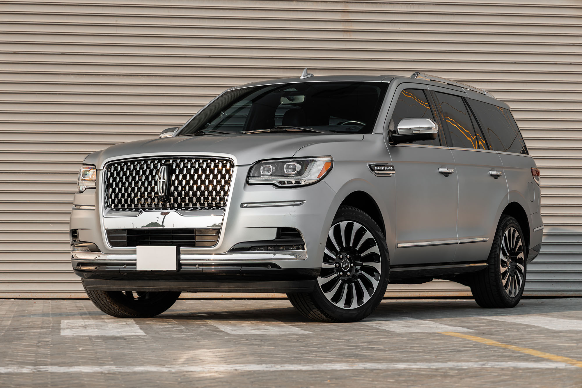 Lincoln Navigator Matte Silver Lincoln Navigator Matte Silver