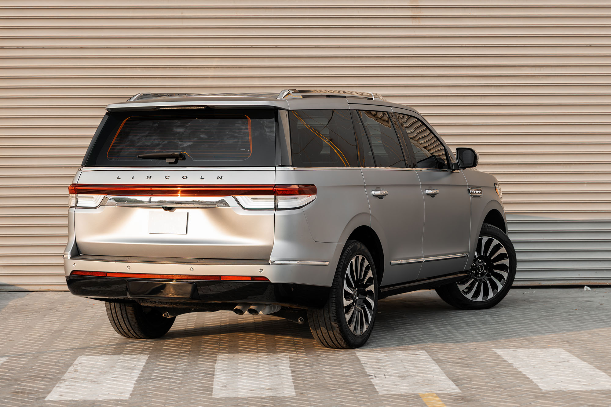 Lincoln Navigator Matte Silver Lincoln Navigator Matte Silver