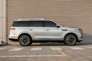 Lincoln Navigator Matte Silver Lincoln Navigator Matte Silver
