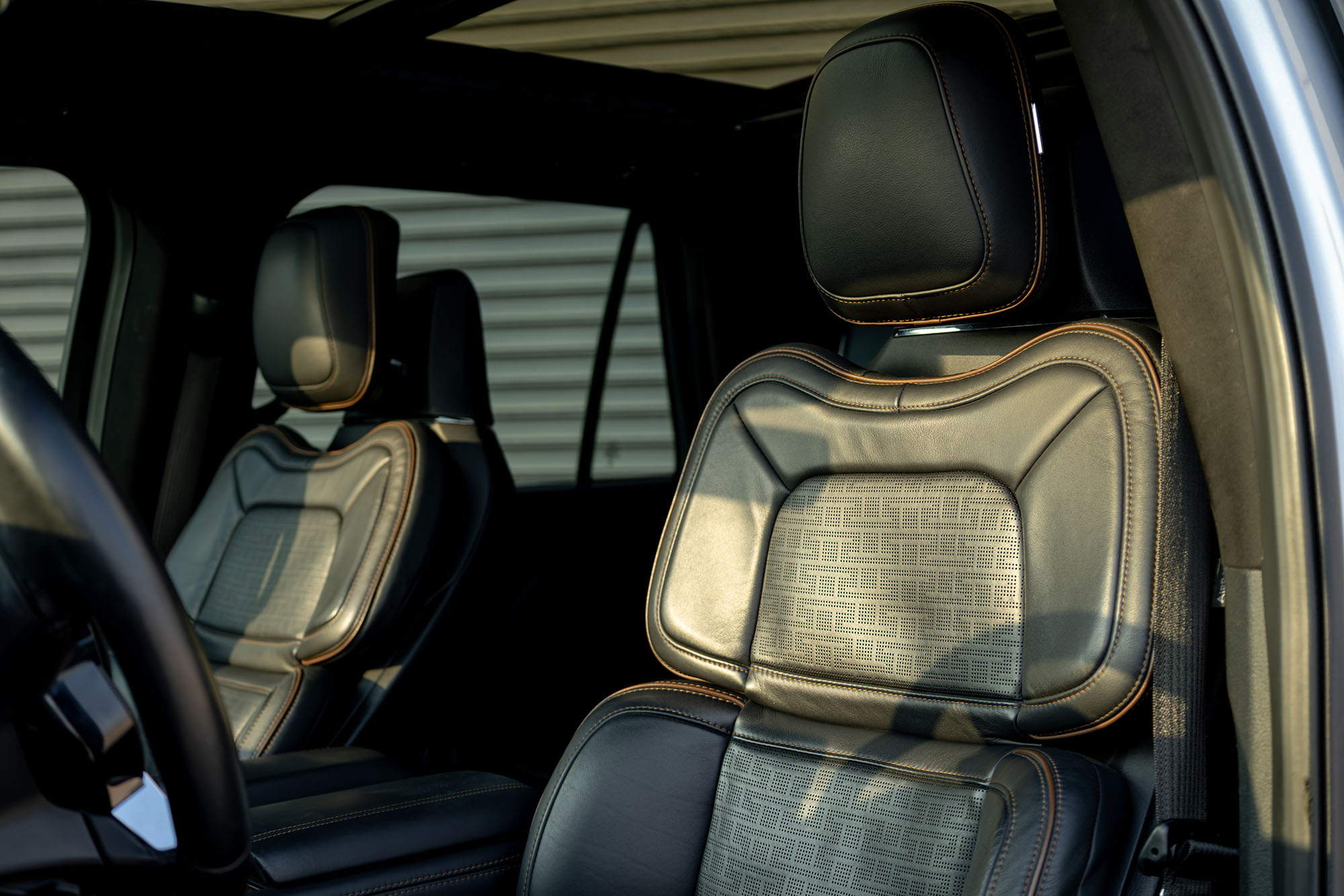 Lincoln Navigator Matte Silver Lincoln Navigator Matte Silver