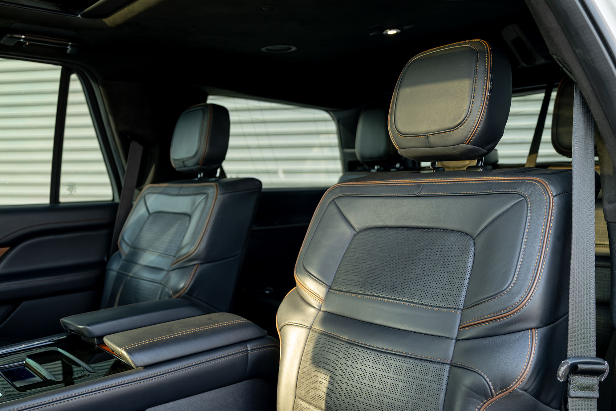 Lincoln Navigator Matte Silver Lincoln Navigator Matte Silver