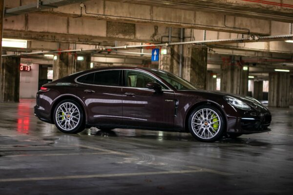Porsche Panamera 4S Ametista