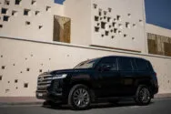 Toyota Land Cruiser 300 Noir