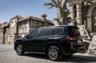 Toyota Land Cruiser 300 Noir