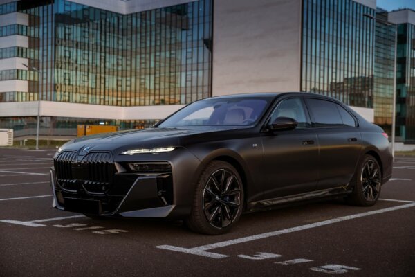 BMW i7 Noir