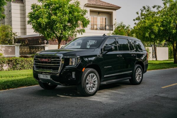 Gmc-Yukon-Black