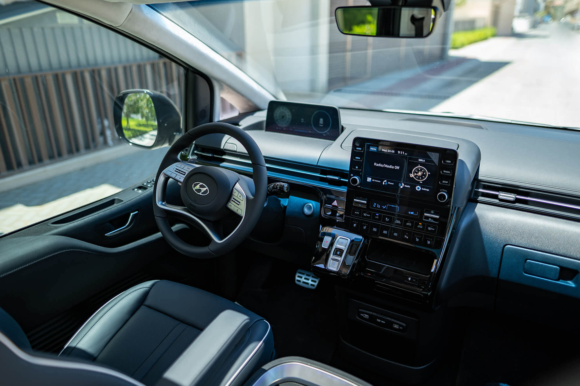 Hyundai Staria Black