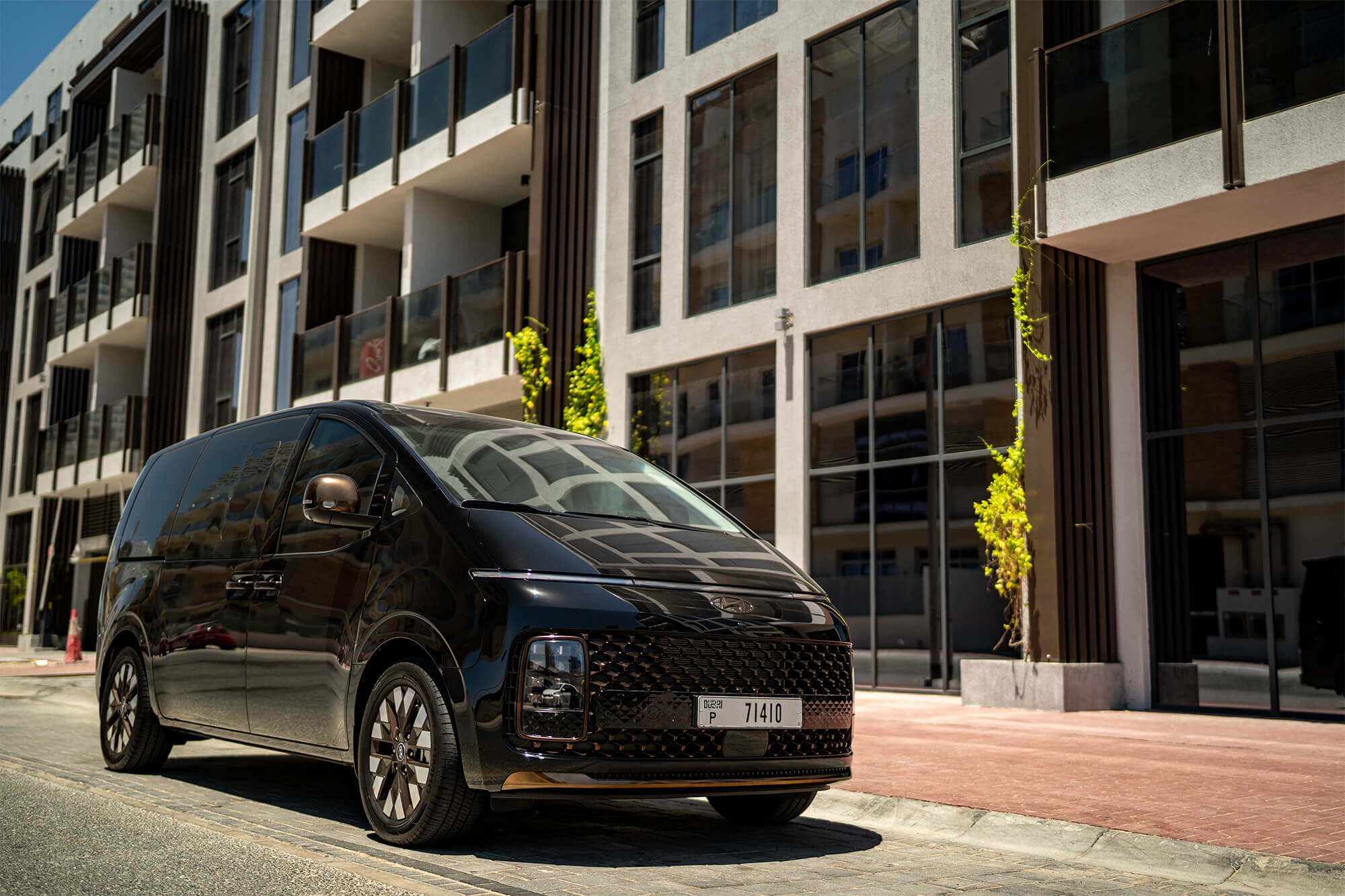Hyundai Staria Black