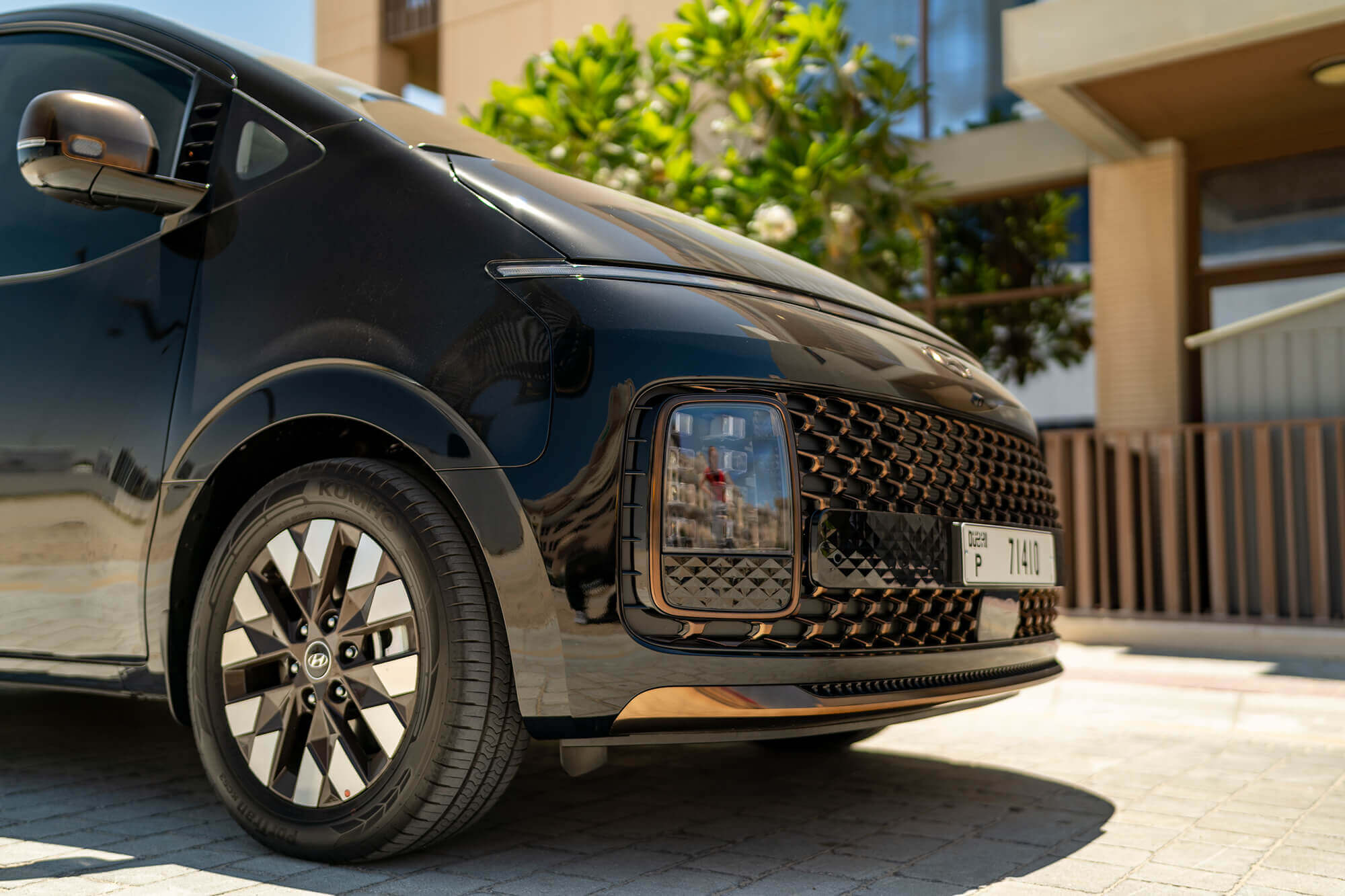 Hyundai Staria Black