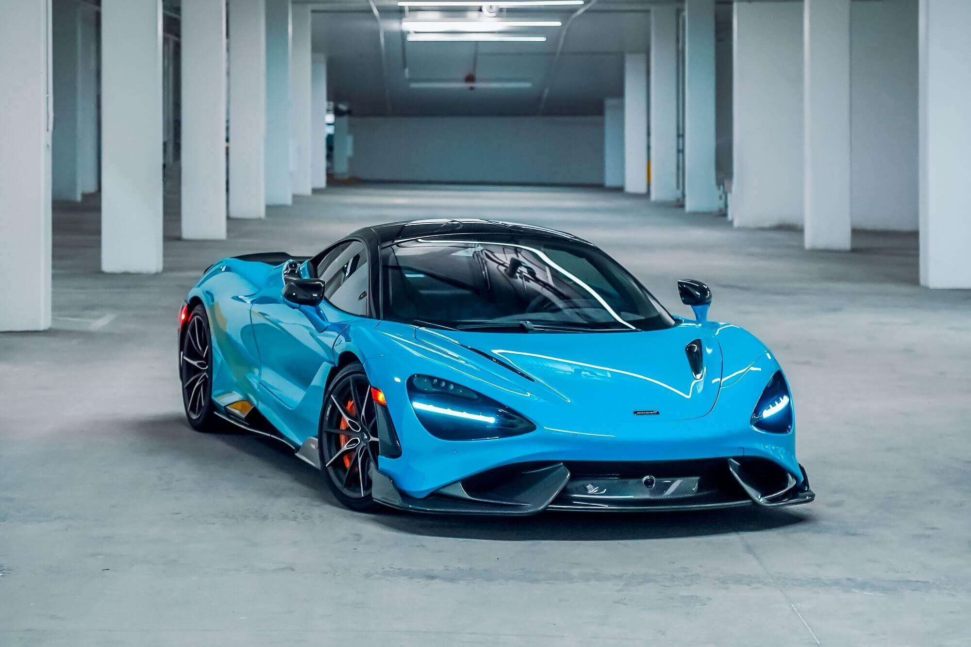 Noleggio Mclaren 765lt Blue A Sharjah Auto Sportive Octane Rent
