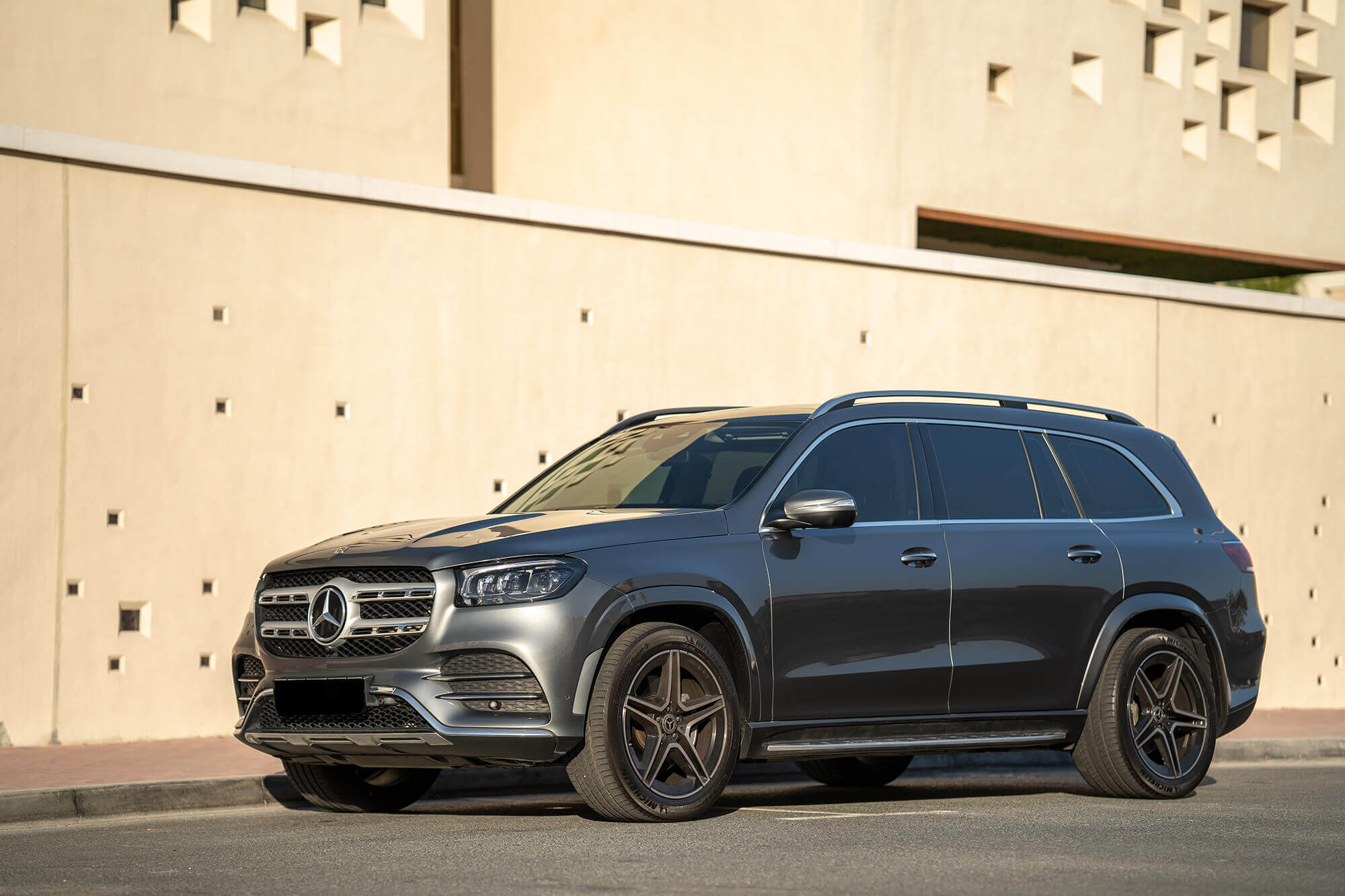 mercedes-gls-grey