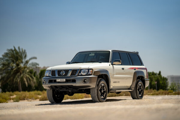 Nissan Patrol Super Safari Wit & Grijs