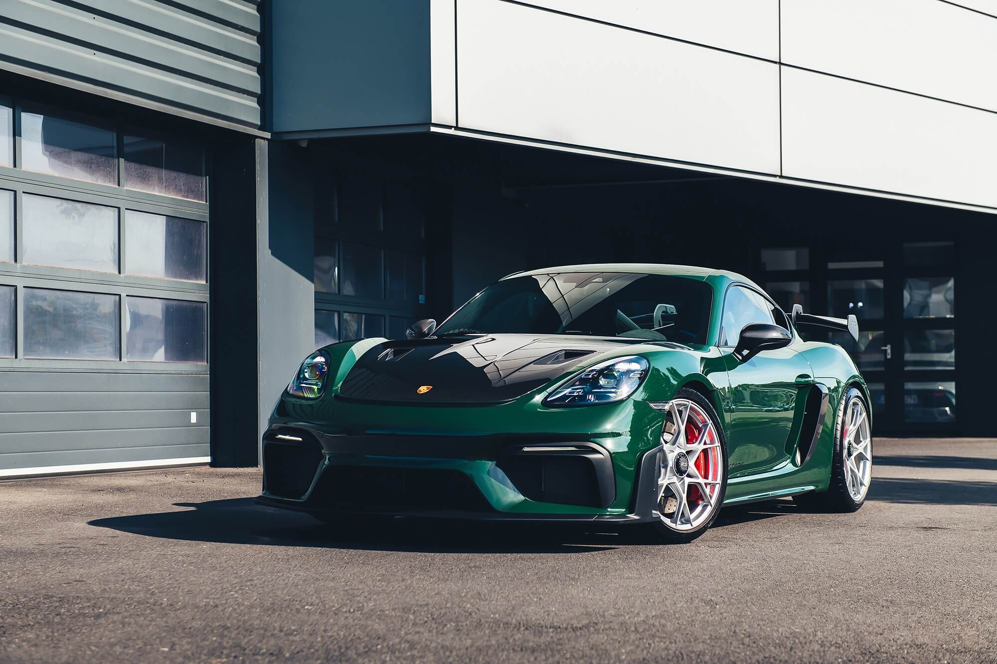 Аренда Porsche Cayman GT4 RS Green в Дубае - Спортивные автомобили - Octane  Luxury Car Rental Dubai