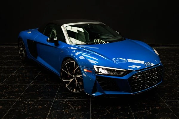 Audi R8 Spyder Blue