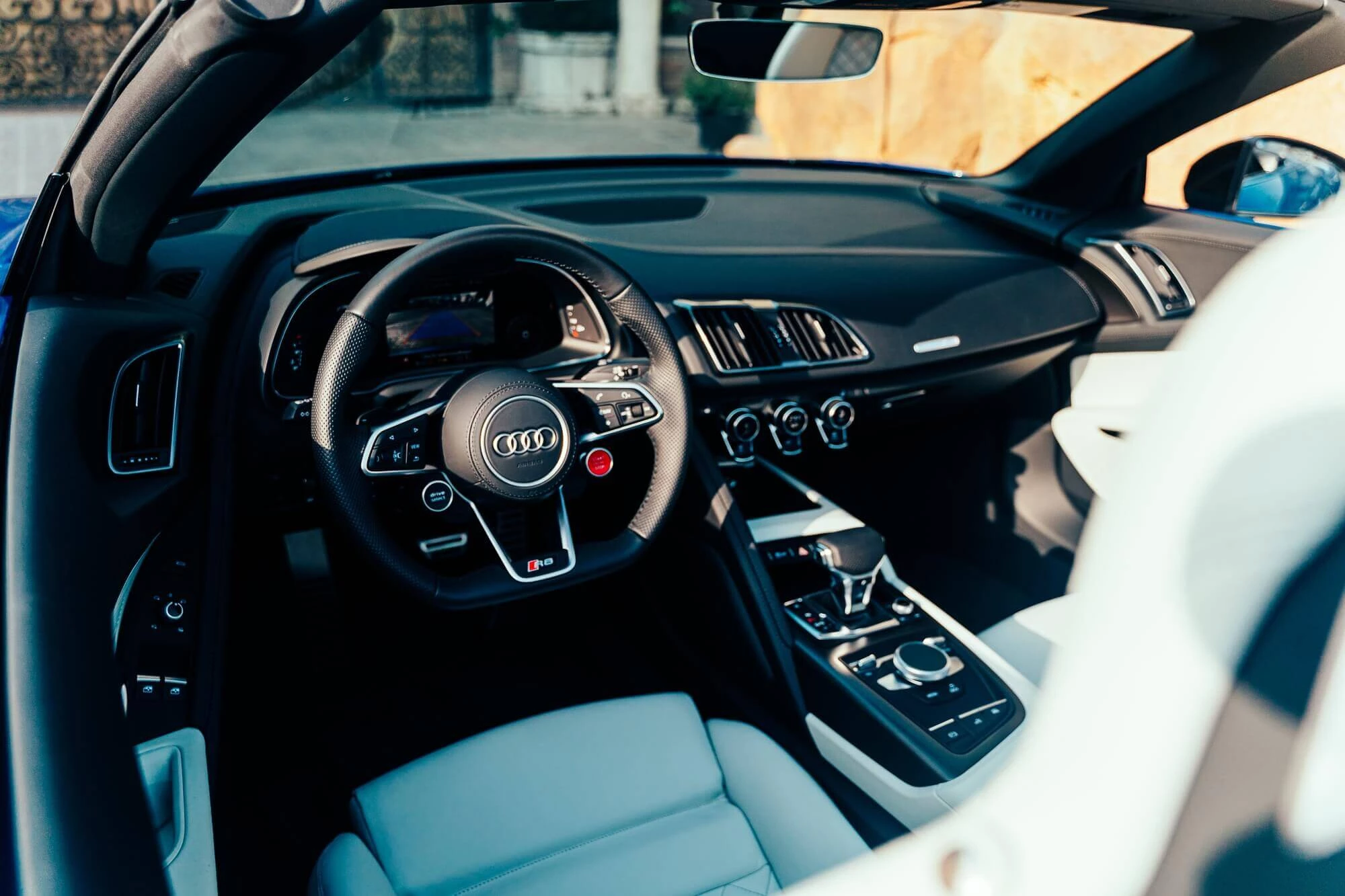 Audi R8 Spyder Bleu