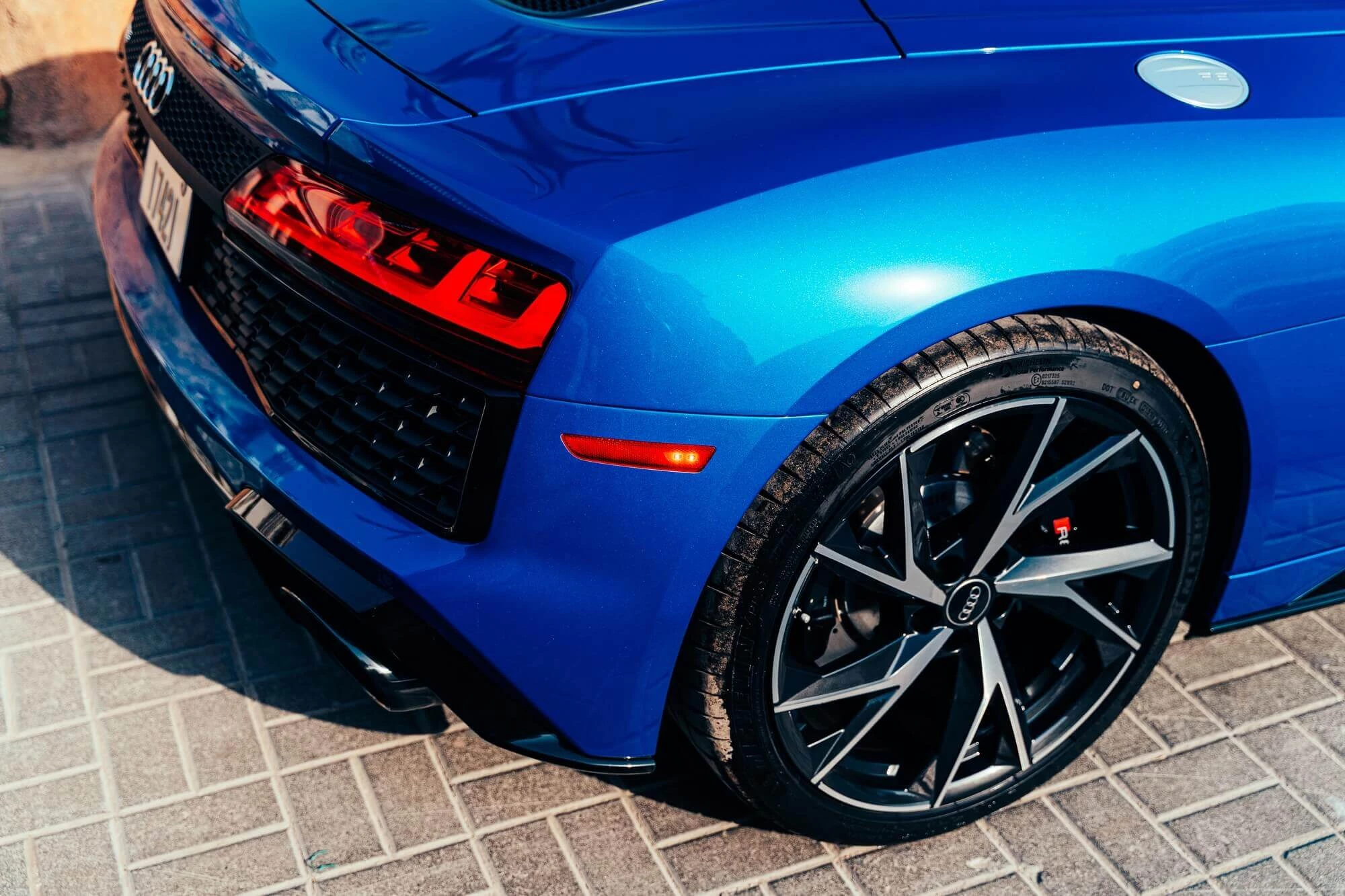 Audi R8 Spyder Blue