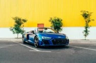 Audi R8 Spyder Mavi