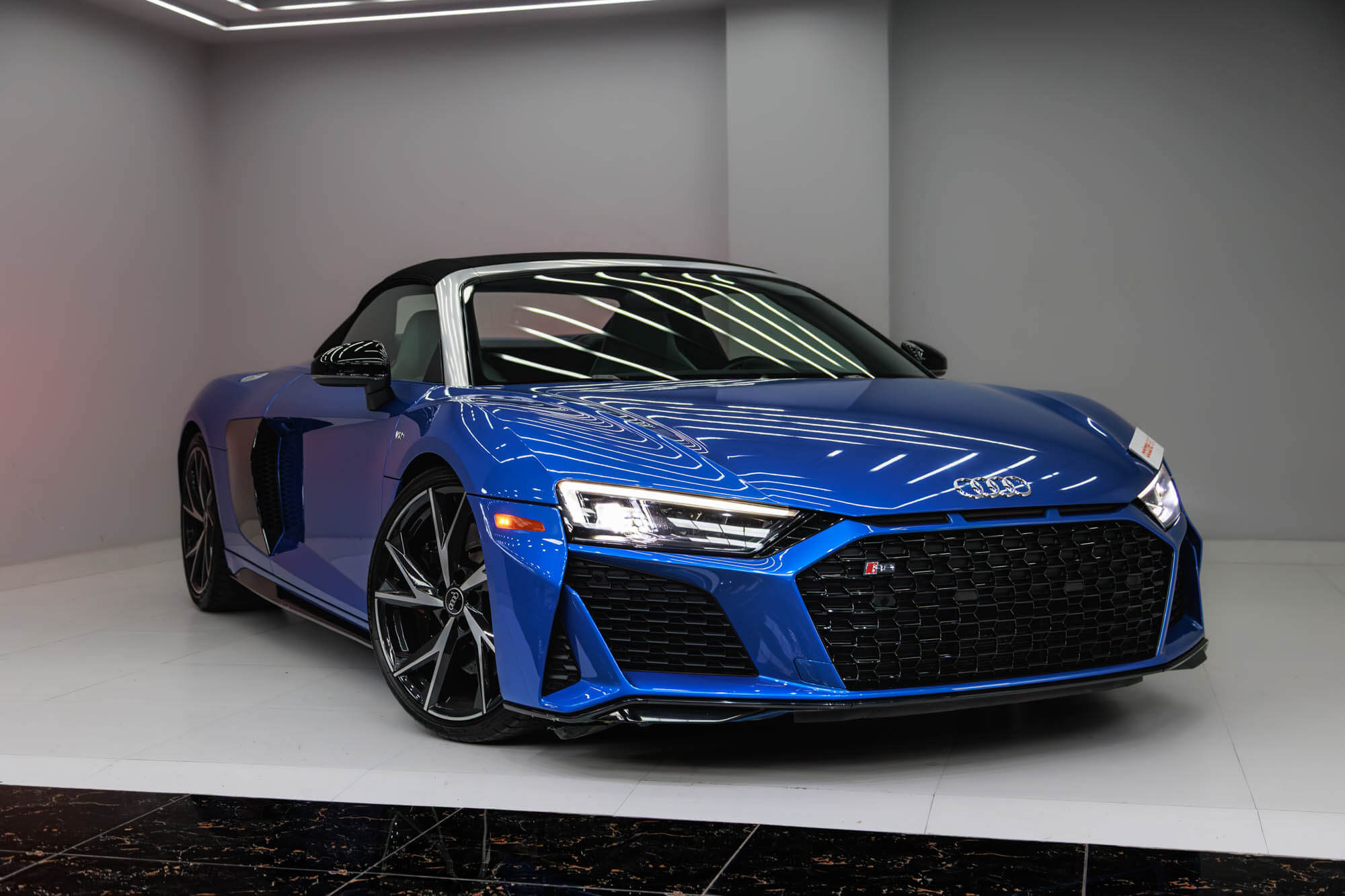 Audi R8 Spyder Blue