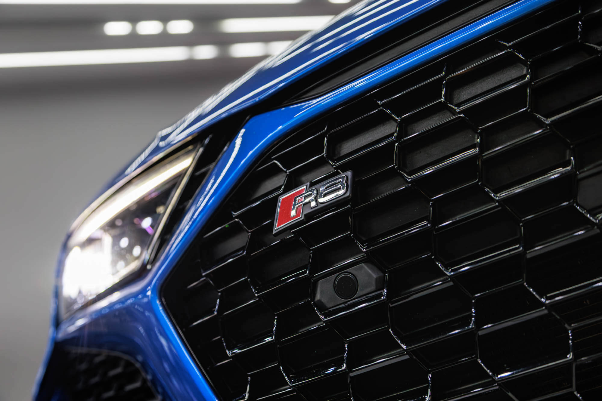 Audi R8 Spyder Blue