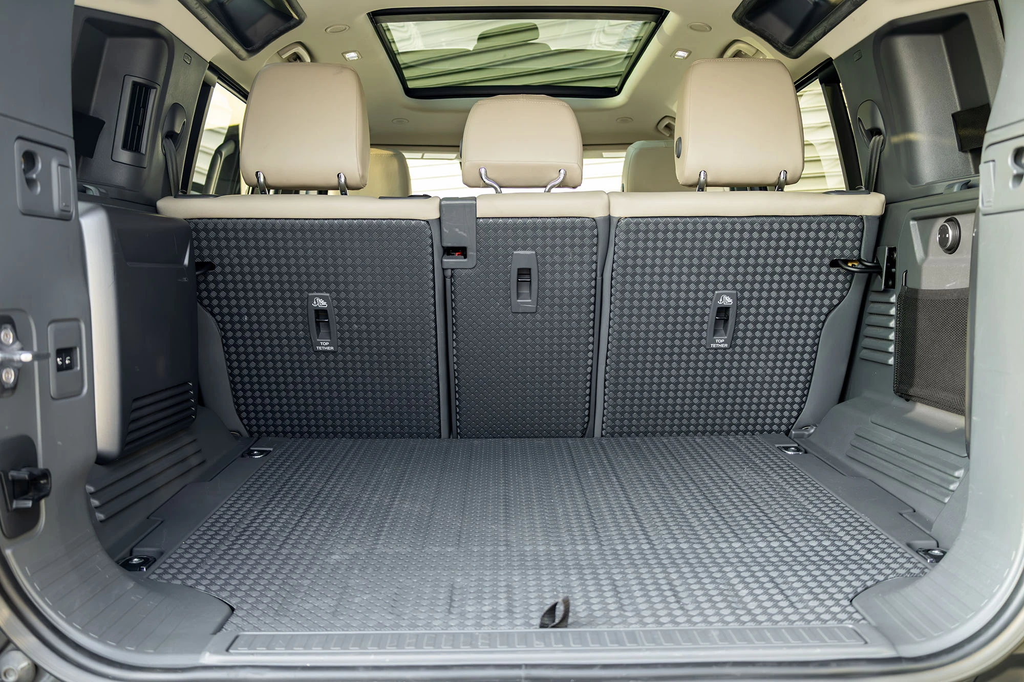 Land Rover Defender 110 Зеленый