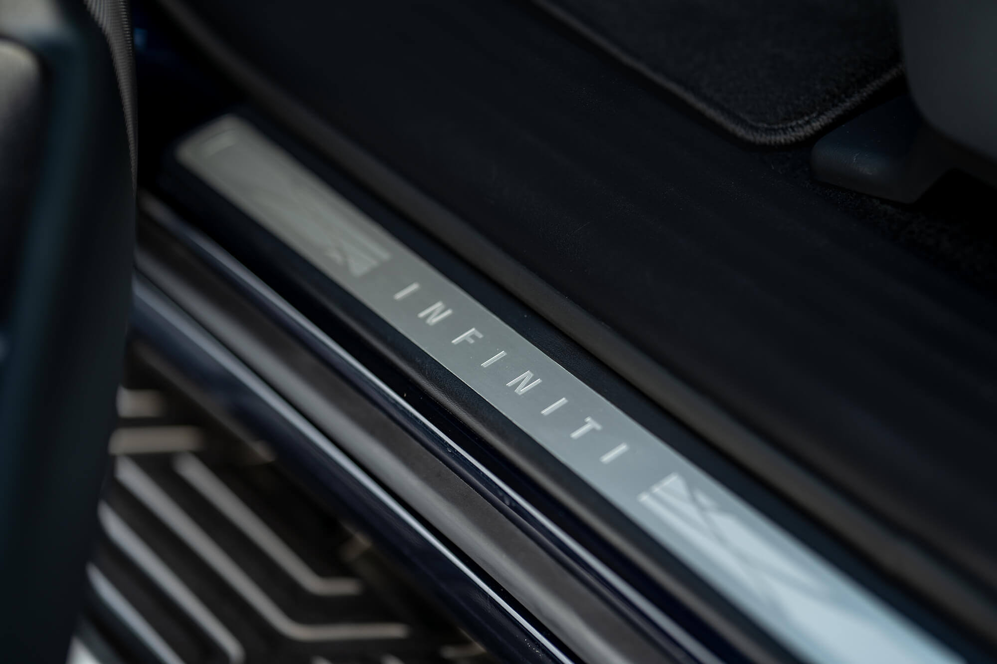 Infiniti QX 80 Blue