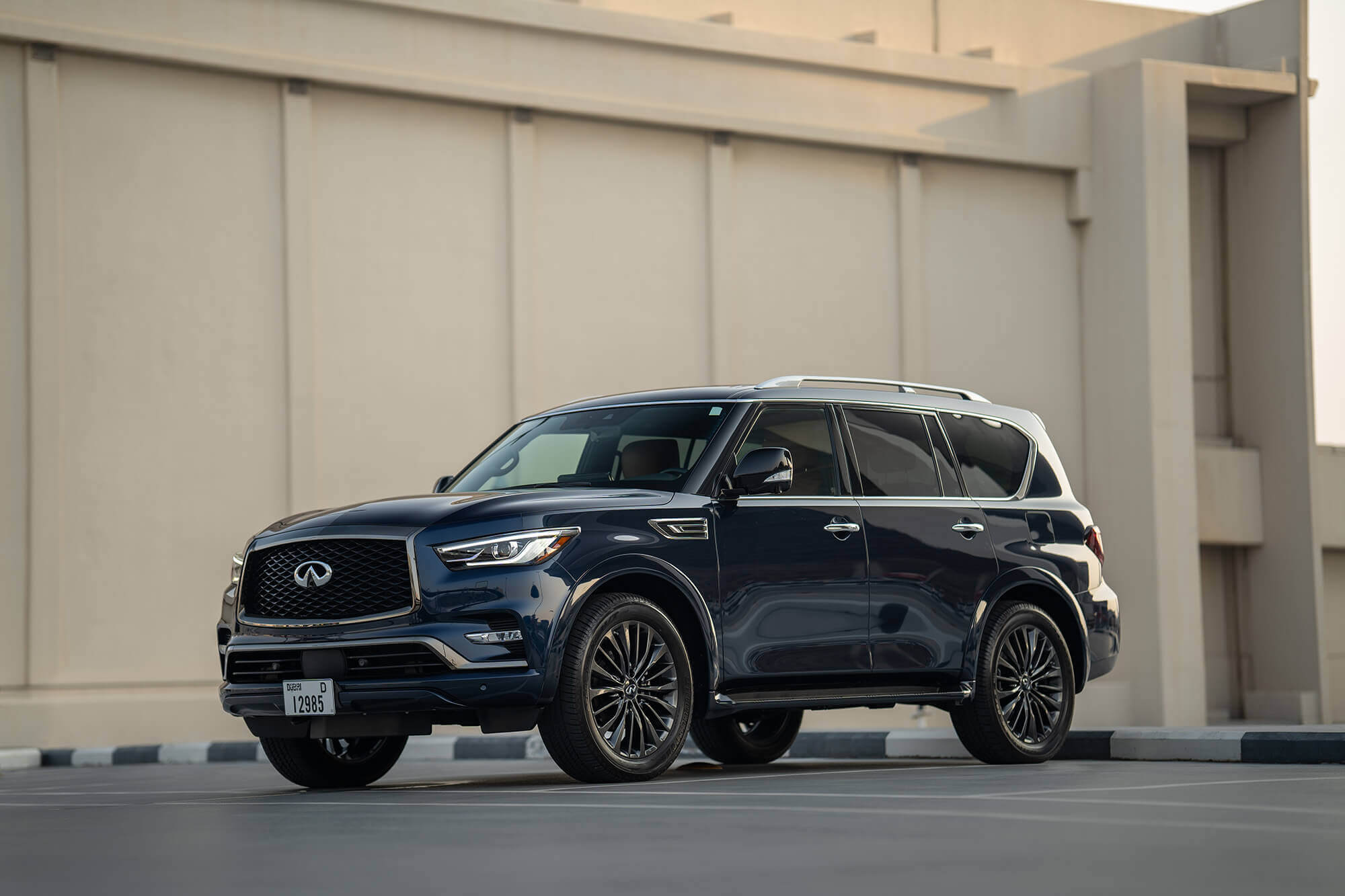 Infiniti QX 80 Blue