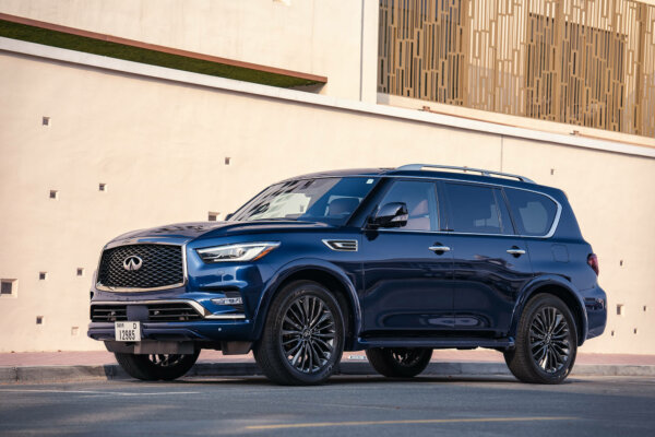 Infiniti QX 80 Blau