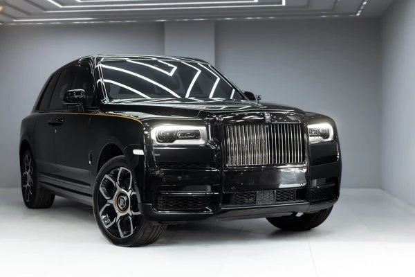 Rolls-Royce Cullinan Black