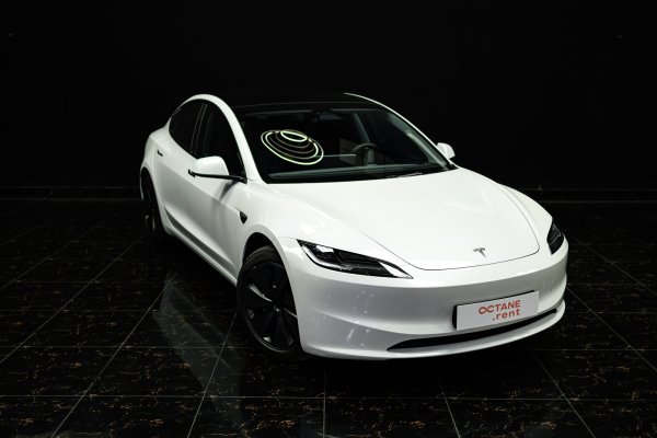 Tesla Model 3 Weiß