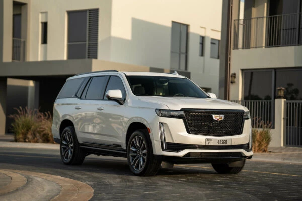 Cadillac Escalade R/C ホワイト Rent Cadillac Escalade White in Dubai - SUV - Octane Car Rental Dubai