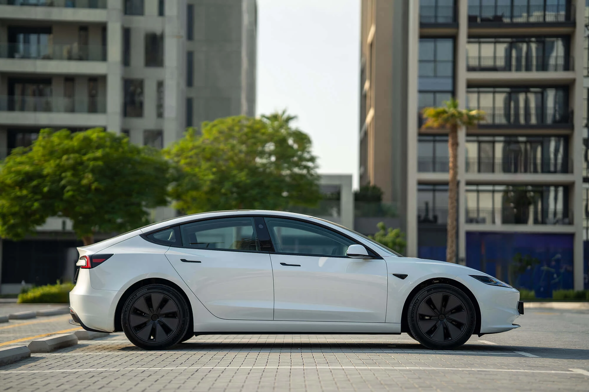 Tesla Model 3 Beyaz