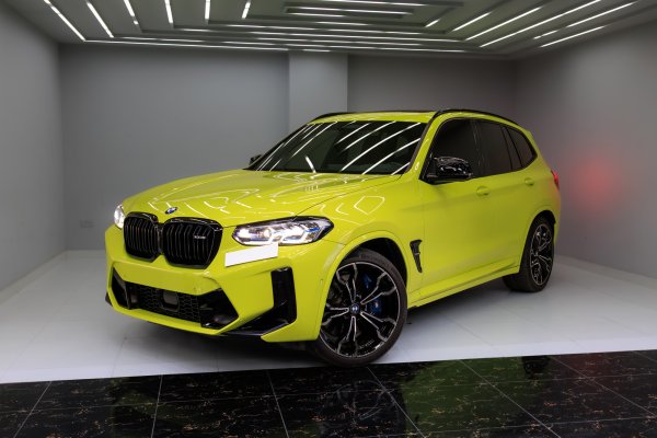 BMW X3M Wettbewerb Gelb
