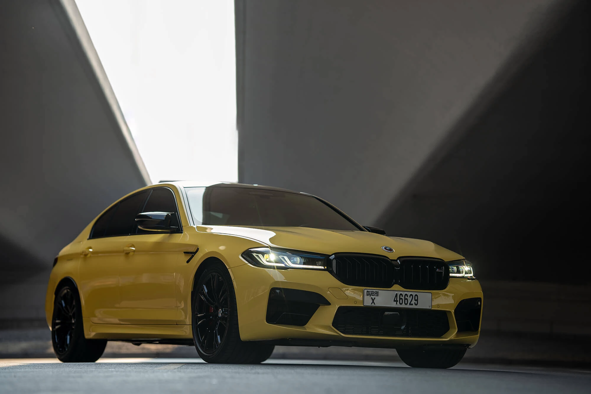 BMW M5 Wettbewerb Gelb