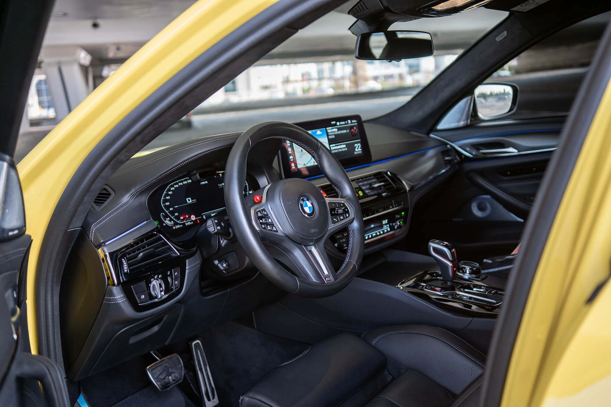 BMW M5 Wettbewerb Gelb