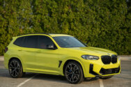 سيارة BMW X3M المنافسة باللون الأصفر