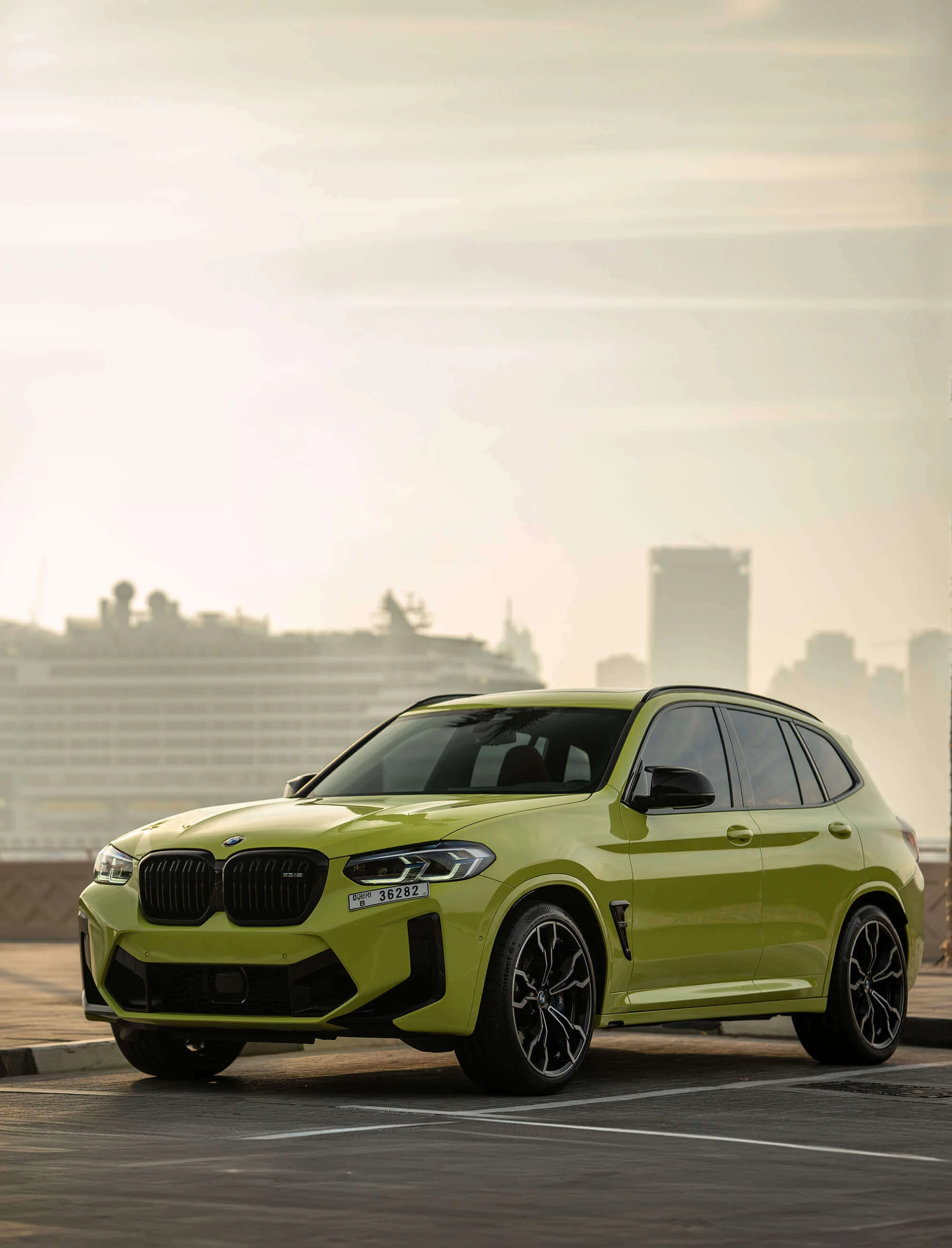 Dubai'de BMW X3 Kiralama