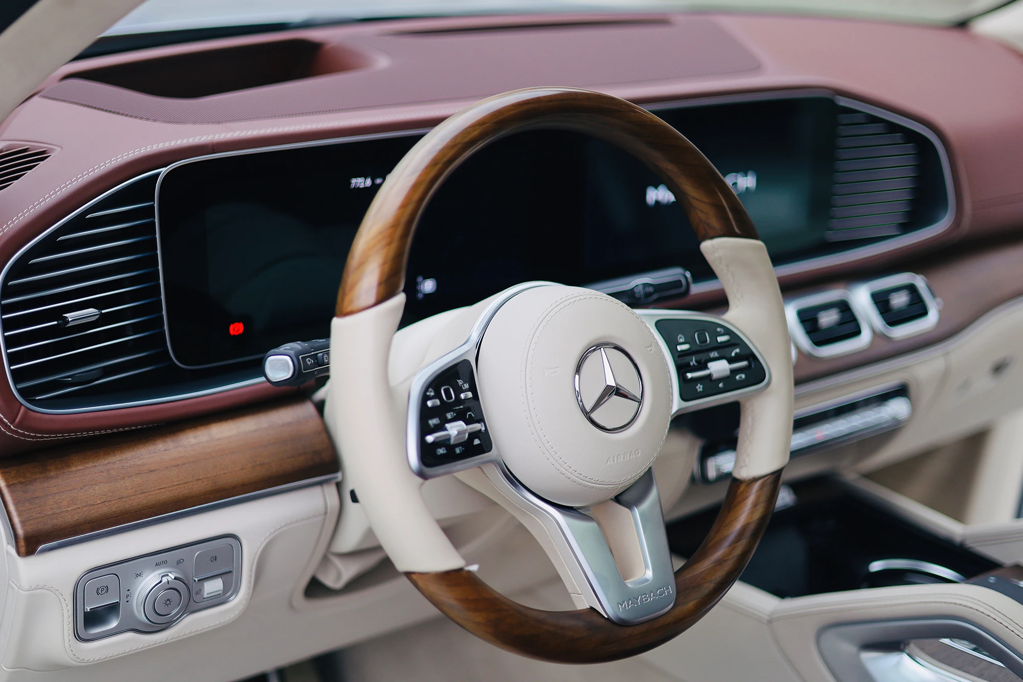 Mercedes-Maybach GLS 600 Blue & Silver