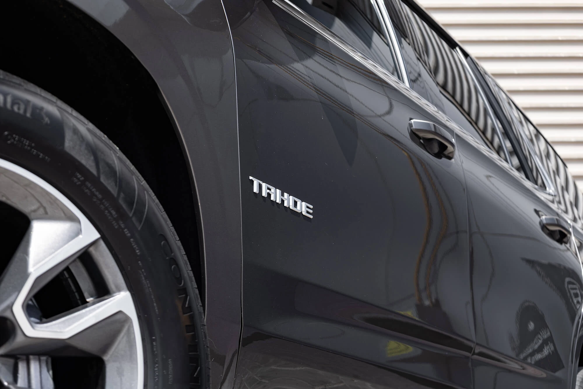 Chevrolet Tahoe Grau