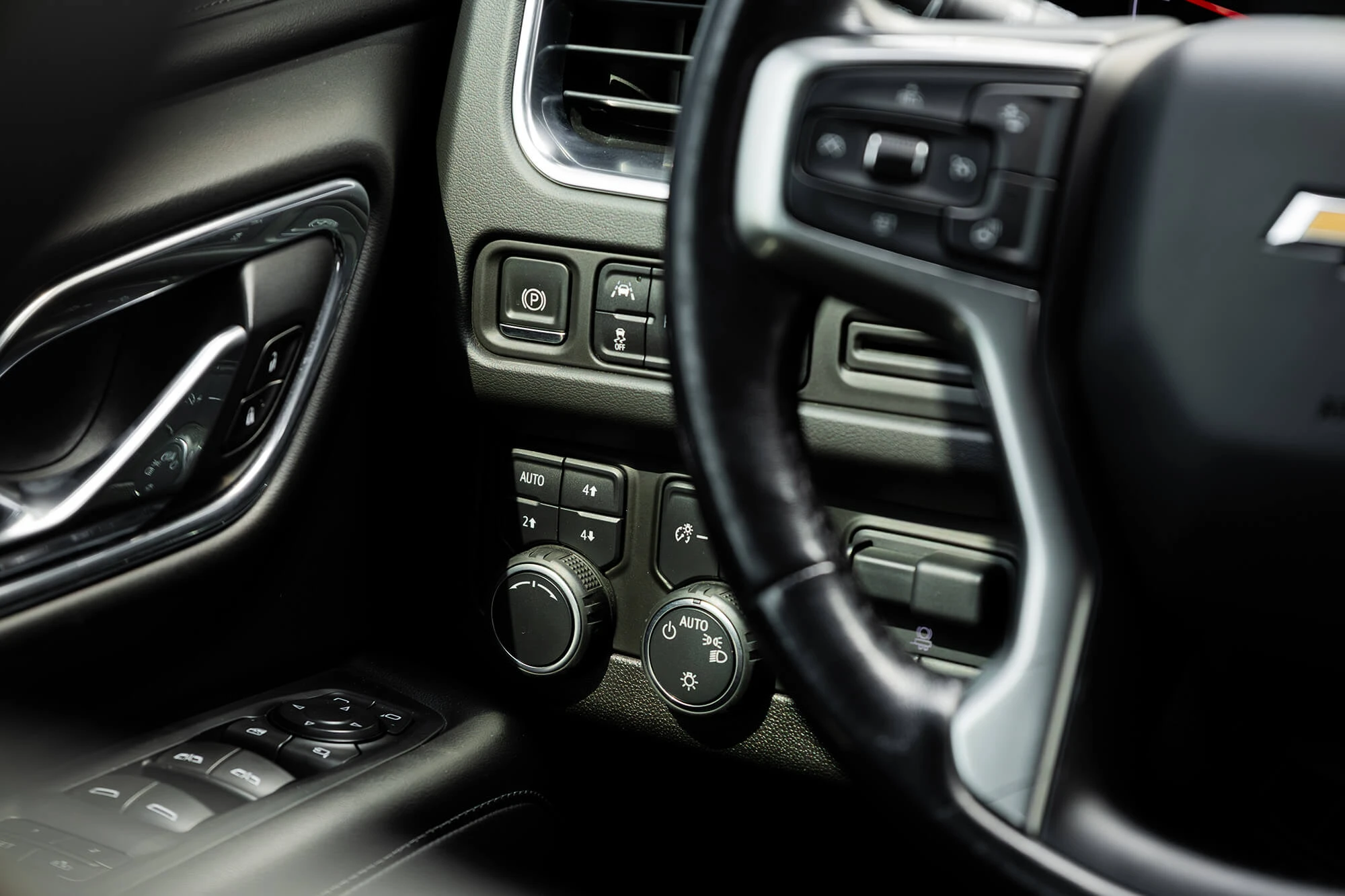 Chevrolet Tahoe Grau