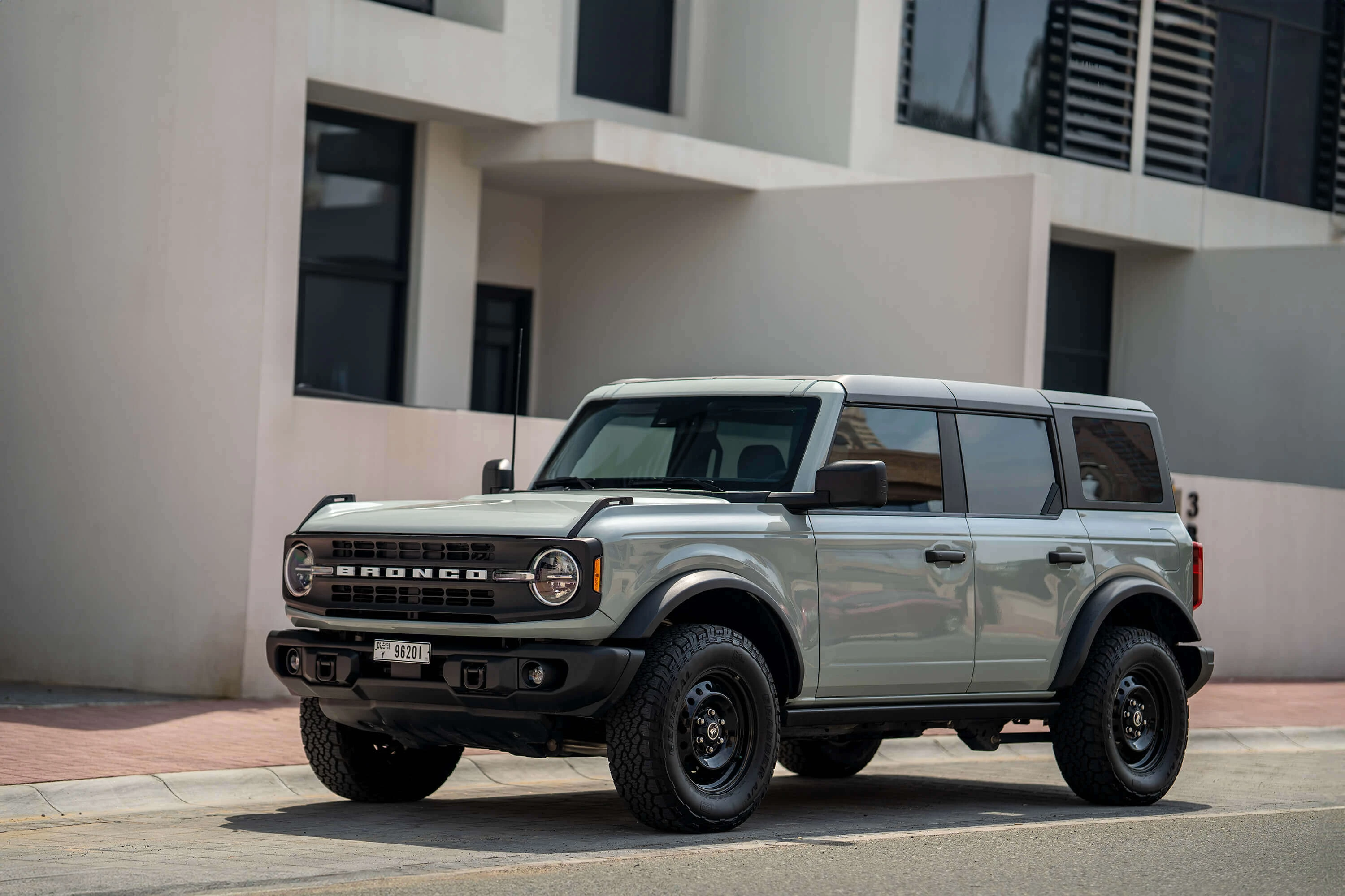 Ford Bronco Gris