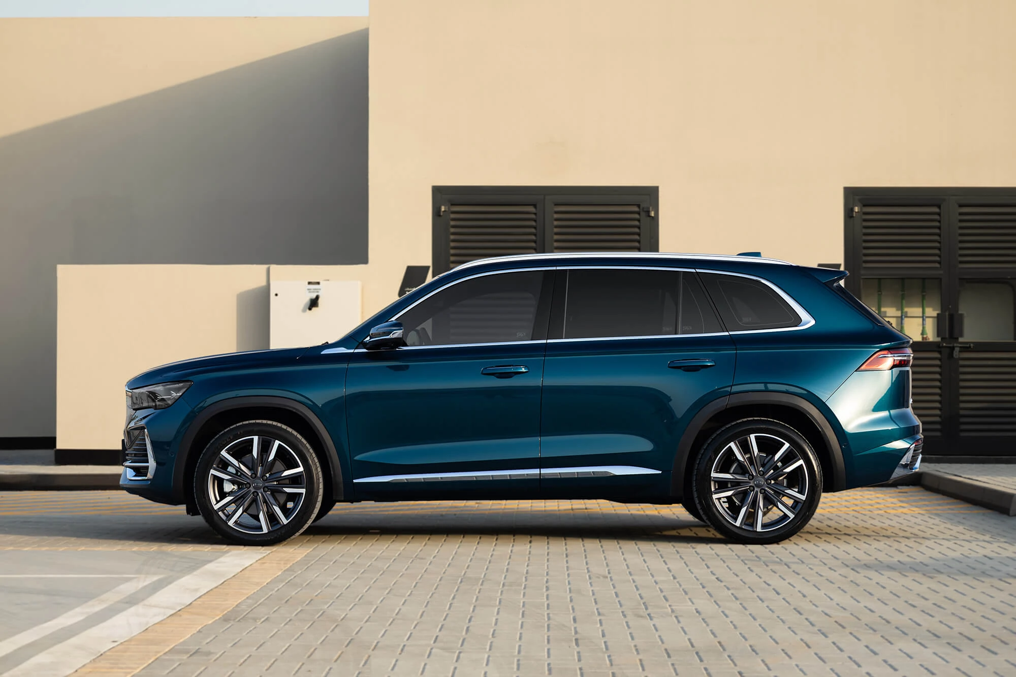 Geely Monjaro Azul