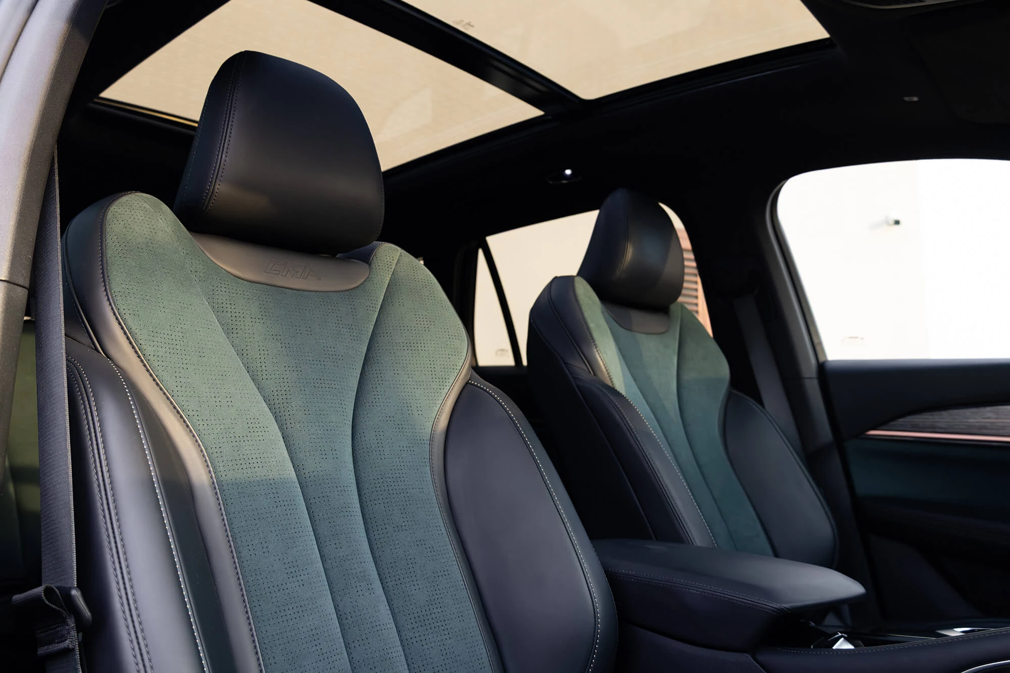 Geely Monjaro Azul